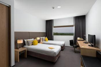 Chifley Doveton - Queensland Tourism 0