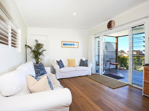 Jervis Bay Beach Shack Pet Friendly - QLD Tourism 2