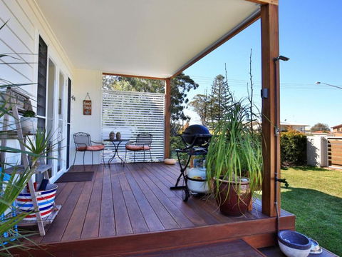 Jervis Bay Beach Shack Pet Friendly - QLD Tourism 5