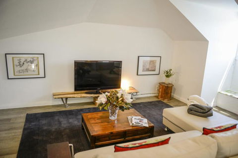 Myrtle Tree Lodge Leaves Kangaroo Valley - QLD Tourism 5