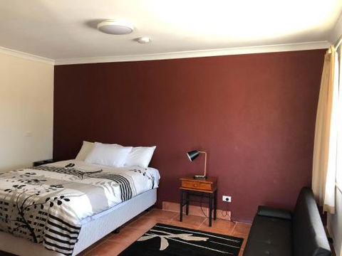 Northampton Motor Hotel - QLD Tourism 2