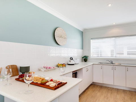 Ocean Blue Apartment Three Apartment On 2nd Level - QLD Tourism 3