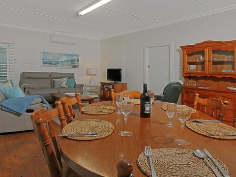 The Marlin A Gem Close To Rock Pools - QLD Tourism 3