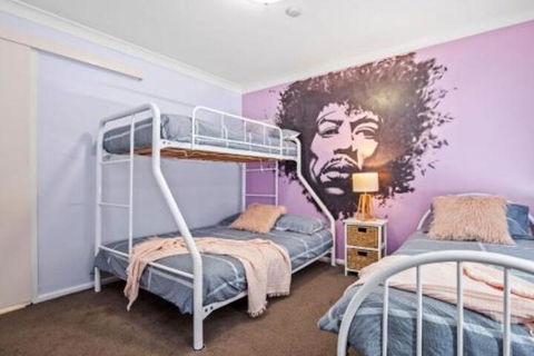 Blue Haze Air Conditioned Comfort - Queensland Tourism 2