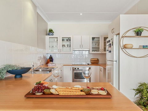 Ocean Blue Apartment Two Oceanfront Apartment - QLD Tourism 1