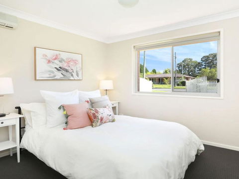 That Pink House! Comfortable Home Away From Home - Queensland Tourism 3
