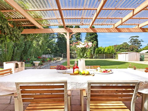 That Pink House! Comfortable Home Away From Home - Queensland Tourism 6