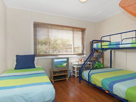 Urchins Funky Comfort & Style - QLD Tourism 6