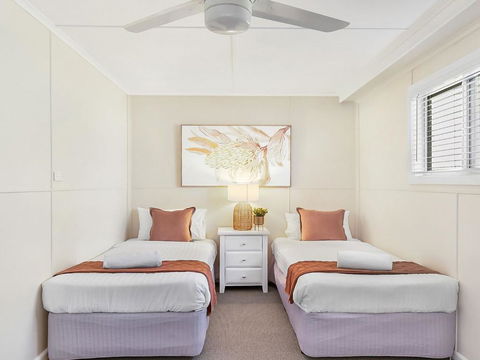 Ocean Blue Apartment Five Ground Floor Apartment - QLD Tourism 2