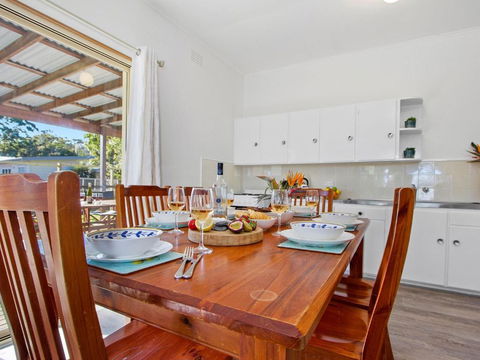 Beach Escape At Currarong Basic Family Accommodation - QLD Tourism 3
