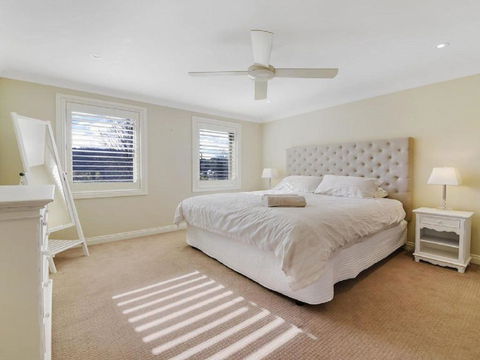 Camelot Superbly Proportioned & Ideally Located - Queensland Tourism 1
