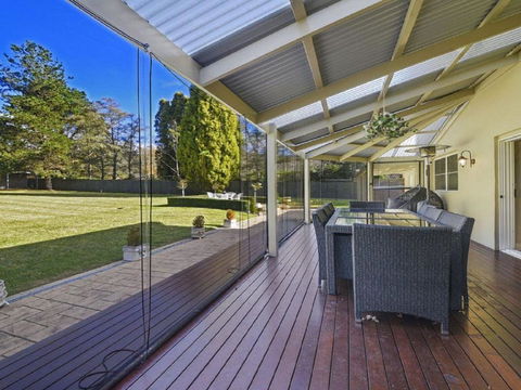 Camelot Superbly Proportioned & Ideally Located - Queensland Tourism 3