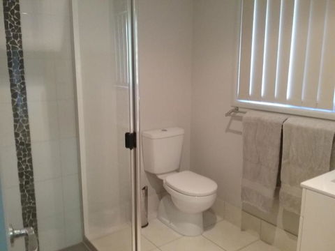 Banksia & Acacia Apartments - QLD Tourism 6