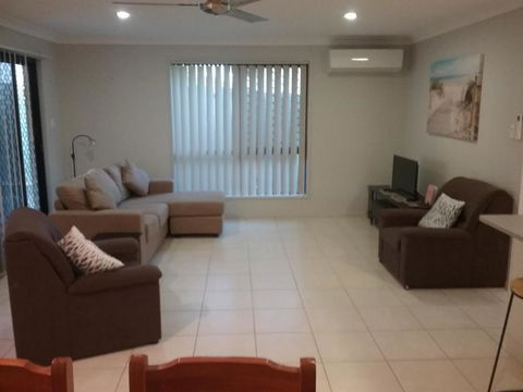 Banksia & Acacia Apartments - QLD Tourism 4