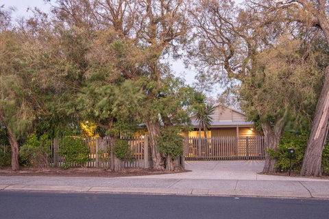Boardwalk - QLD Tourism 5