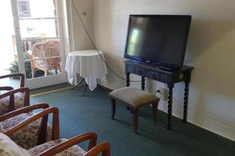 New Ivanhoe Hotel - Queensland Tourism 2
