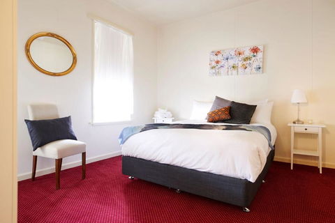 Grand Central Hotel - QLD Tourism 6
