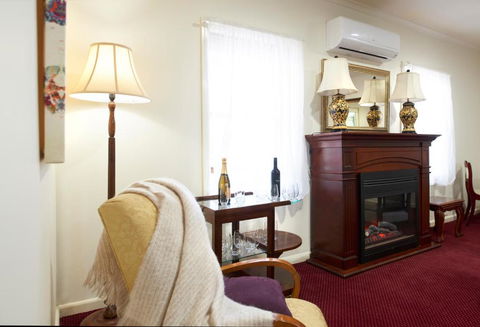 Grand Central Hotel - QLD Tourism 3