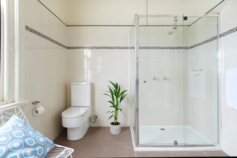 Grand Central Hotel - QLD Tourism 2