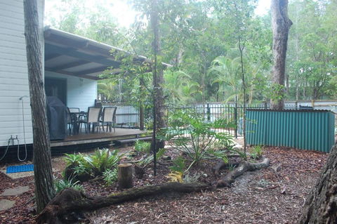 1 Naiad Court Lowset Family Home With Swimming Pool & Covered Deck. Pet Friendly - Queensland Tourism 3