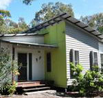 24 Esprit Drive Beach home with open plan living  walking distance to beach - Queensland Tourism