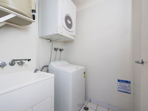 5 Casuarinas 33 Soldiers Point Road Superb Waterfront Unit - QLD Tourism 2