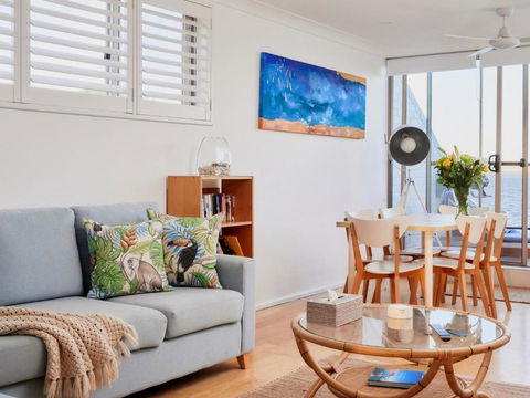 5 Casuarinas 33 Soldiers Point Road Superb Waterfront Unit - QLD Tourism 5