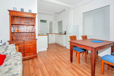 Easy Going Holiday Unit On McKenzie MK6 - QLD Tourism 5