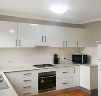 Large 5 Bedroom House with Wifi  Netflix Close to Taronga Western Plains Zoo - Queensland Tourism