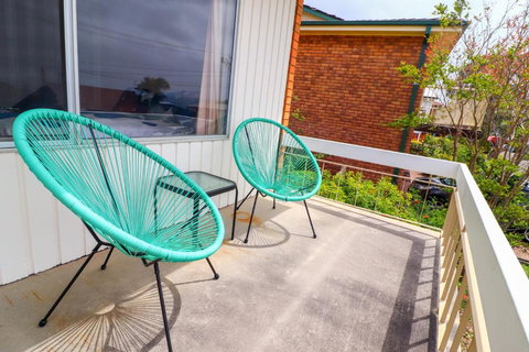 Coastal Horizons Beach House - QLD Tourism 3