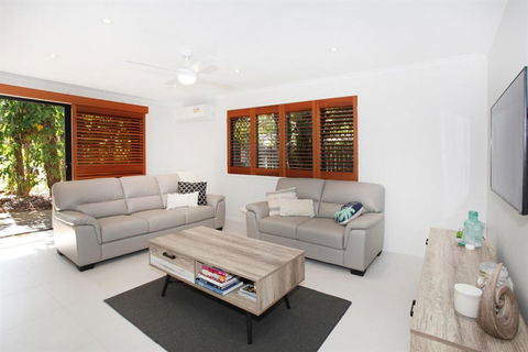 FABULOUS HOLIDAY HIDEAWAY COOLUM BEACH - Queensland Tourism 2