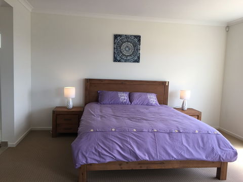 Apple House Point Cook - Queensland Tourism 5