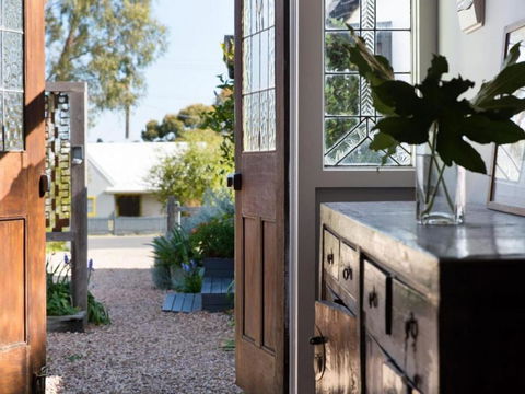 The Blue Barn - Queensland Tourism 3