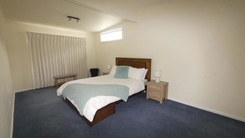 Position On Alexander - QLD Tourism 4