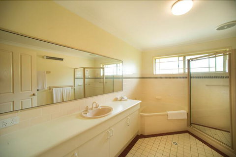 Birchgrove Apartments - QLD Tourism 5