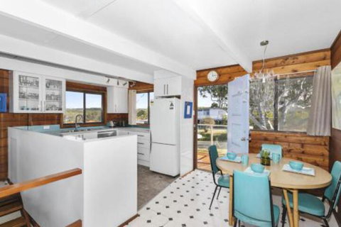 58 Lockhart Ave Unlock Mollymooks Heart - QLD Tourism 3