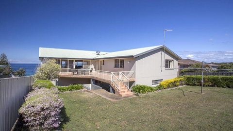 143 Mitchell Pde Magnificent Outlook - QLD Tourism 4