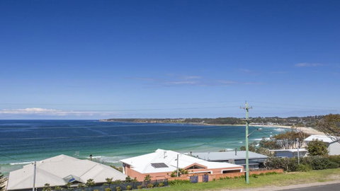 143 Mitchell Pde Magnificent Outlook - QLD Tourism 1