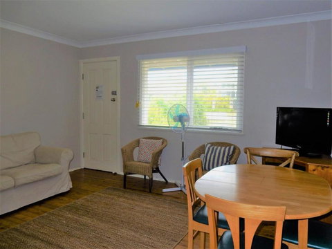 2 / 9 Donlan Rd Delightful Donlan - QLD Tourism 6