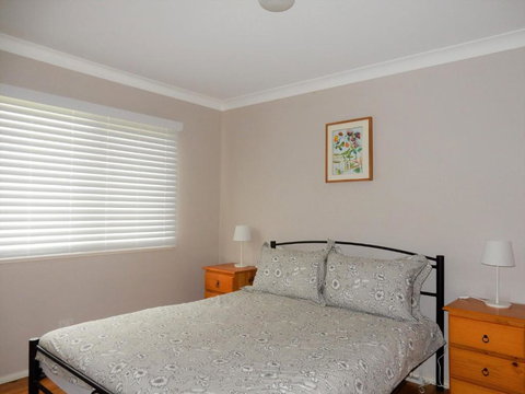 2 / 9 Donlan Rd Delightful Donlan - QLD Tourism 3