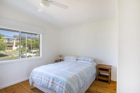 11 Riley St. Stylishly Modern - QLD Tourism 3