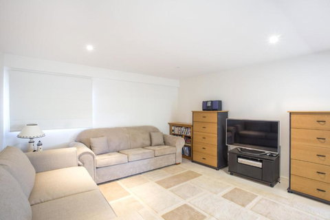 11 Riley St. Stylishly Modern - QLD Tourism 6