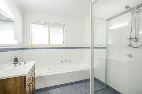 58 Seaview St. Summer Days - QLD Tourism 4