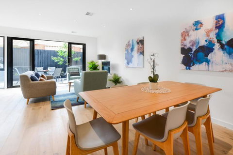BOUTIQUE STAYS Murrumbeena Place 2 - Queensland Tourism 6