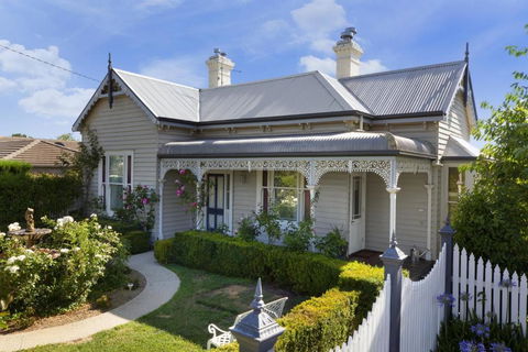 Lake Daylesford Country House - Queensland Tourism 4