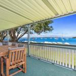 Sunset Beach House Soldiers Point Sleeps 9 - QLD Tourism 0
