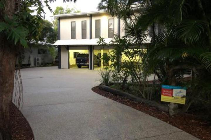  Queensland Tourism