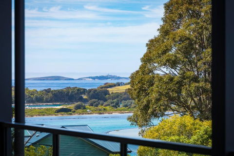 Hillcrest Views Of Wagonga - QLD Tourism 1