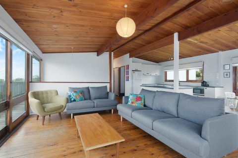 17 Dulling Street Beach House - QLD Tourism 5
