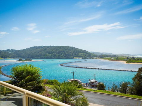 Grand Pacific 1 Unit 1 - QLD Tourism 6